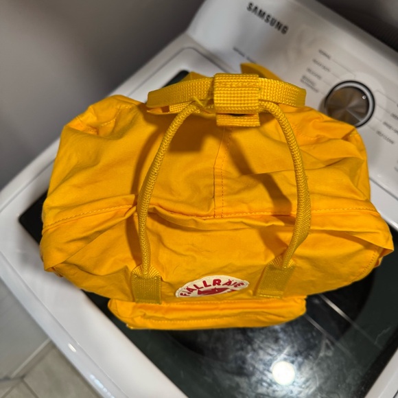 Yellow Fjallraven Kanken bookbag - Picture 6 of 12
